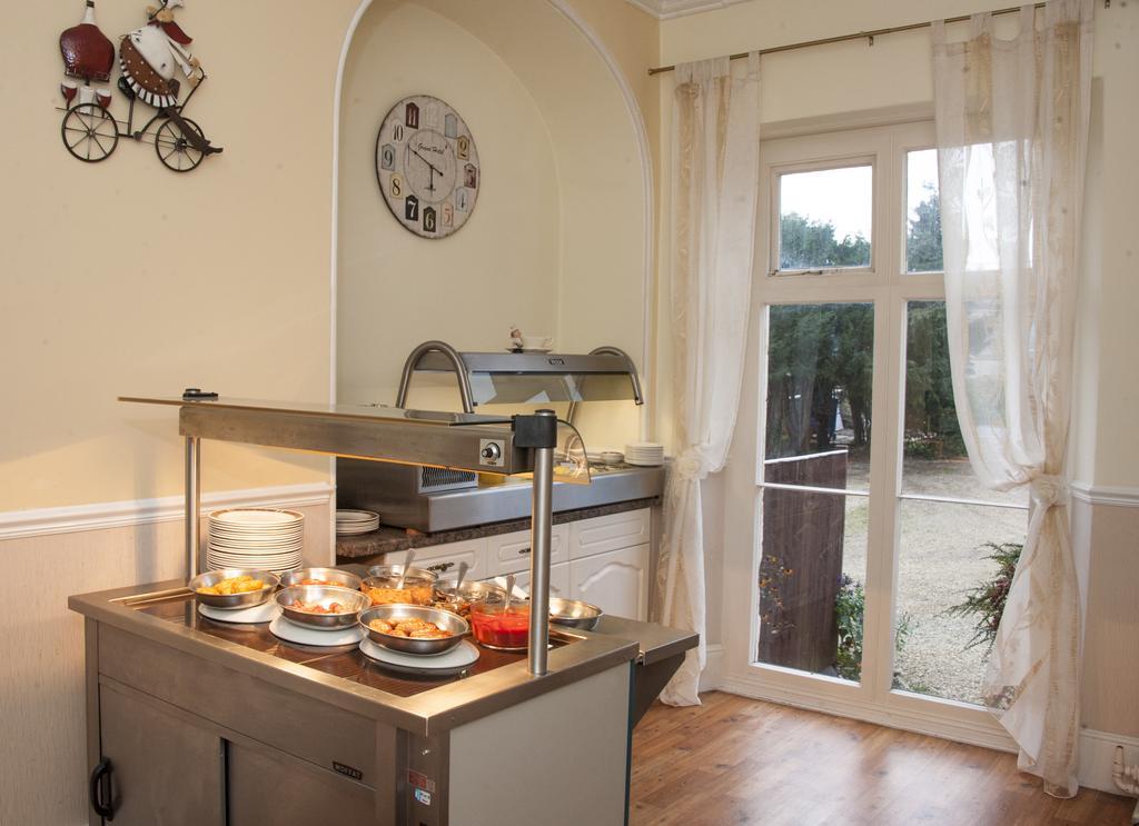 Hilbury Court Hotel Trowbridge Ngoại thất bức ảnh