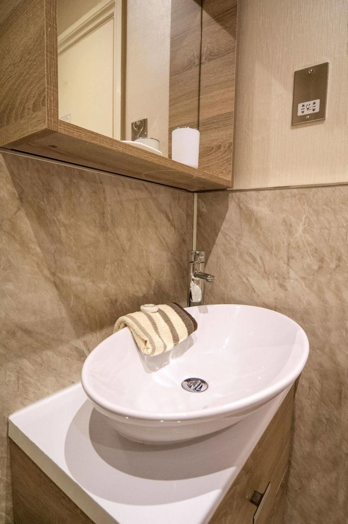 Hilbury Court Hotel Trowbridge Ngoại thất bức ảnh