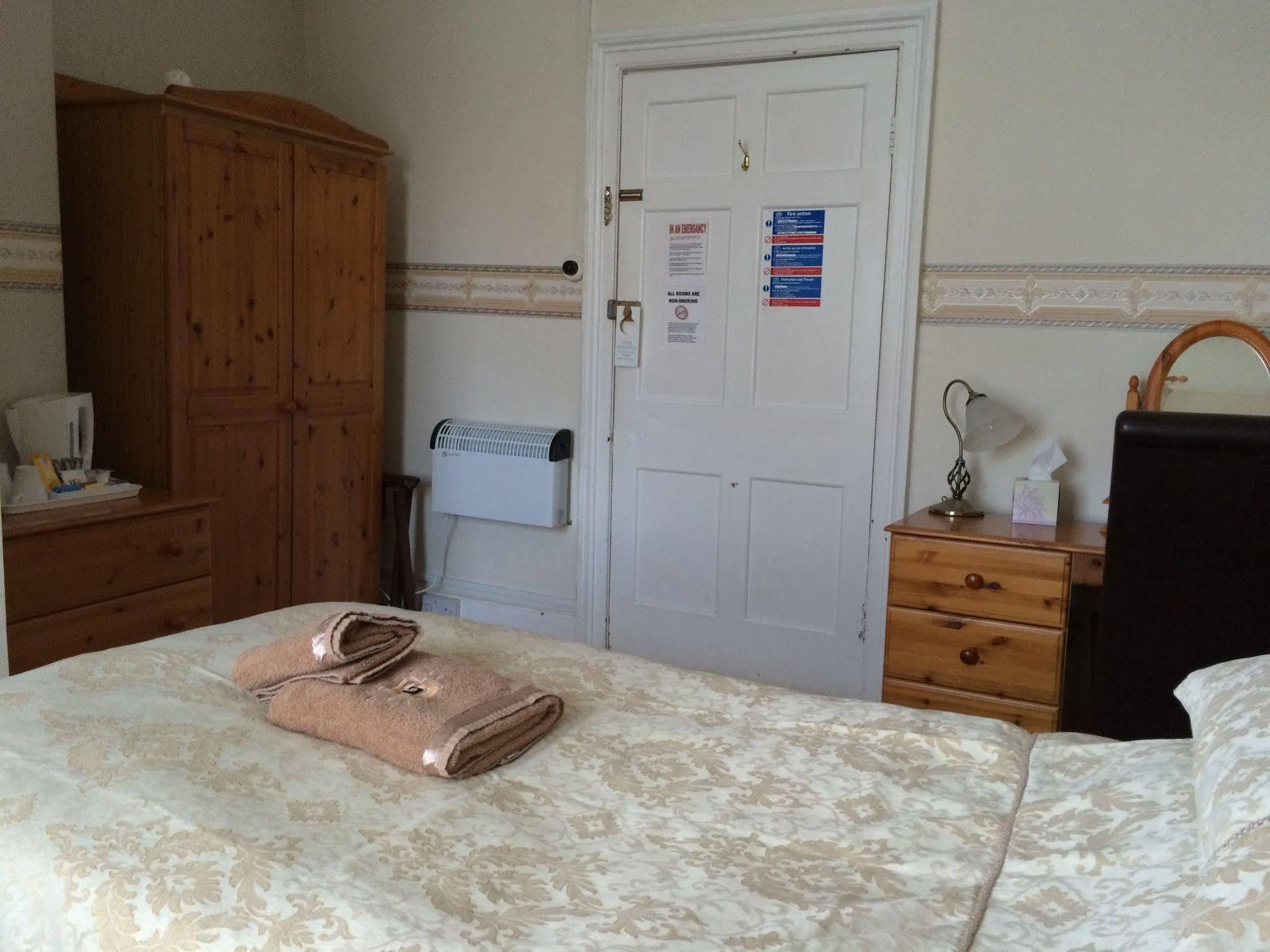 Hilbury Court Hotel Trowbridge Ngoại thất bức ảnh