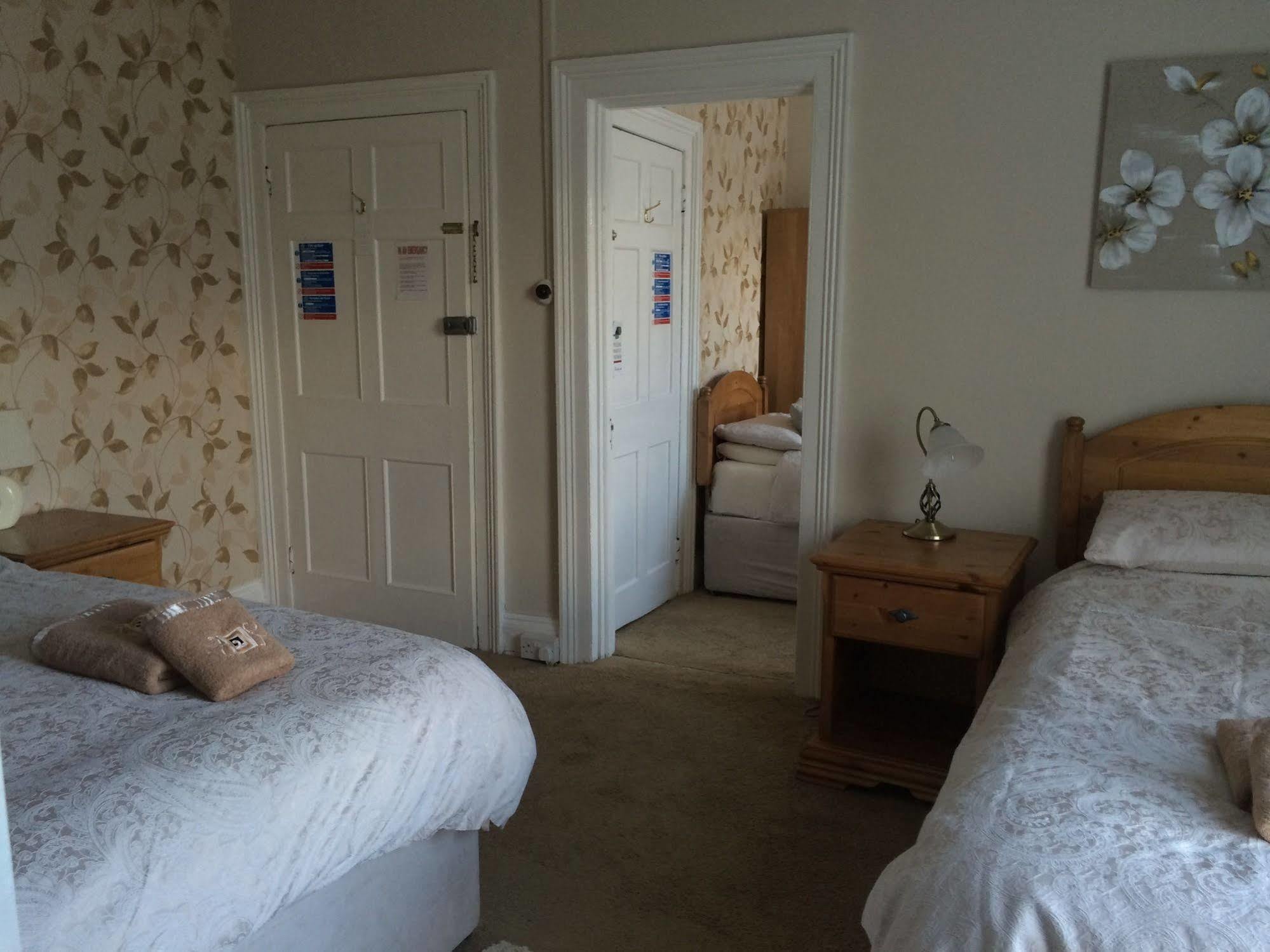 Hilbury Court Hotel Trowbridge Ngoại thất bức ảnh