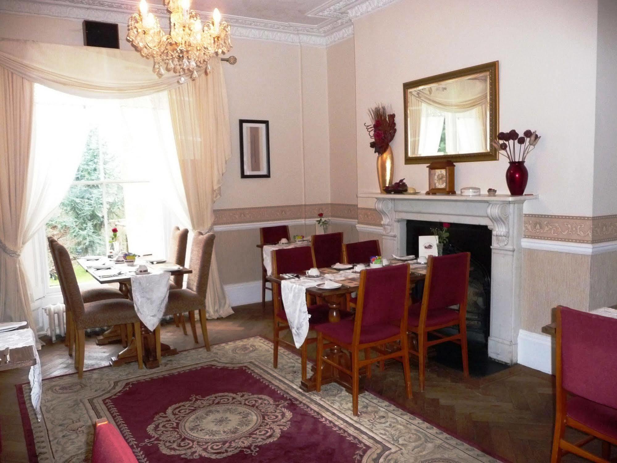 Hilbury Court Hotel Trowbridge Ngoại thất bức ảnh